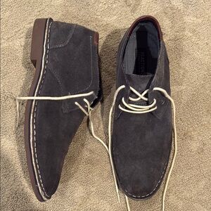 Kenneth Cole Reaction Gray Chukka Boots Suede